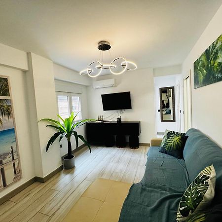 Apartamento Fabrynne Beach Malaga Exterior photo