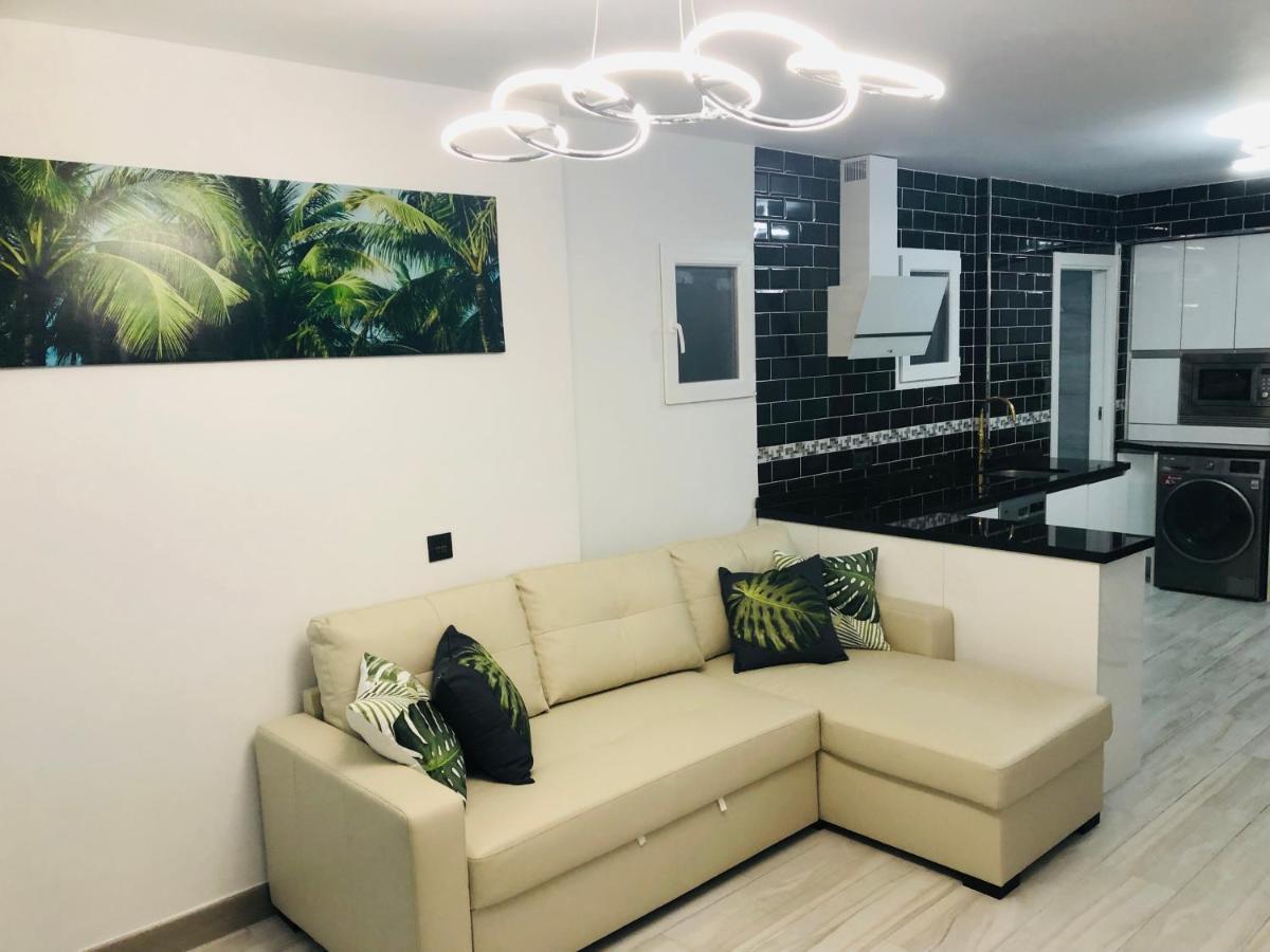 Apartamento Fabrynne Beach Malaga Exterior photo